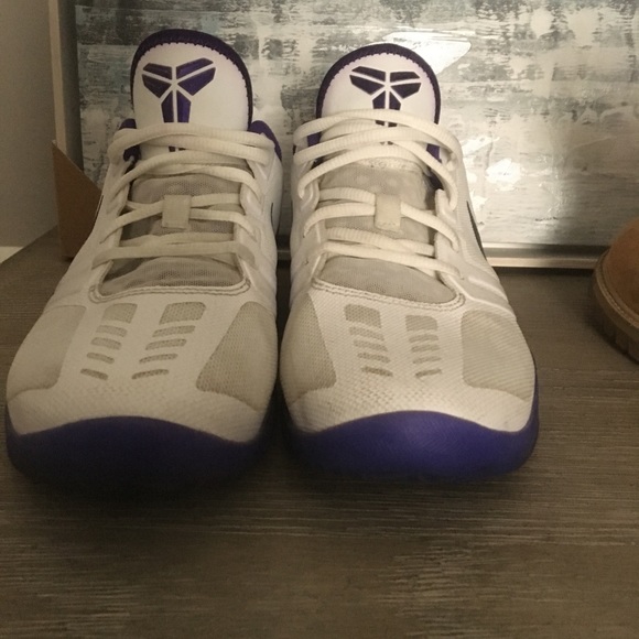 Kobe 9 - Picture 3 of 3